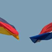Nederlandse en Duitse vlag